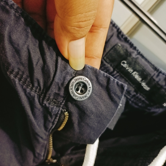 Calvin Klein - Picture 7 of 12